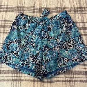 Like new Lilly Pulitzer blue summer shorts size four